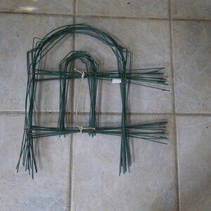 12 Pieces Cathedral Folding Green Wire Garden Fence